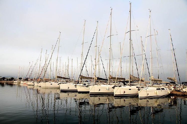 Марина в городе Биоград-на-Мору в апреле 2016 г.