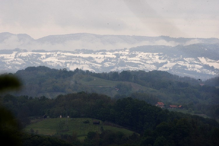 Снег в хорватском Загорье в конце апреля 2016 г. 