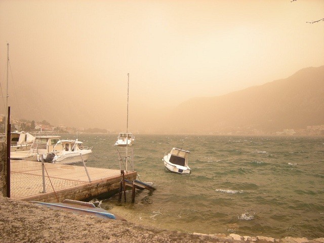 Песчаный дождь в Черногории. Фото: Rtcg.me