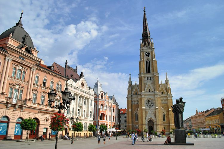 Центральная площадь Нови-Сада