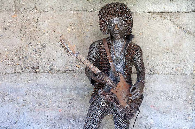 Железный "Джими Хендрикс" на выставке в Белграде 