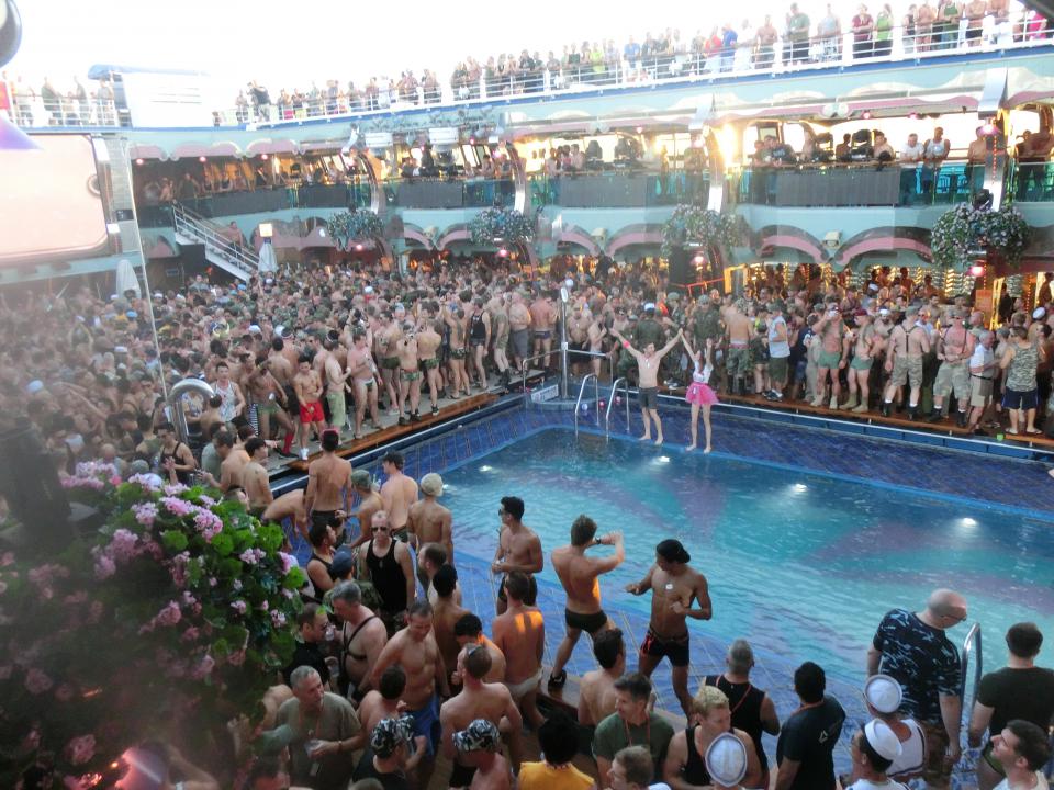 Лайнер для нетрадиционного круиза в Сплите