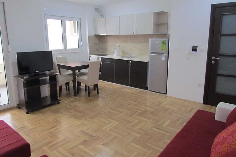 Квартира-студия в новом доме в Будве, Черногория