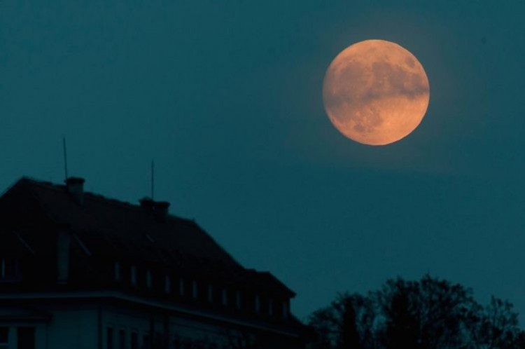 Супер-Луна в Загребе