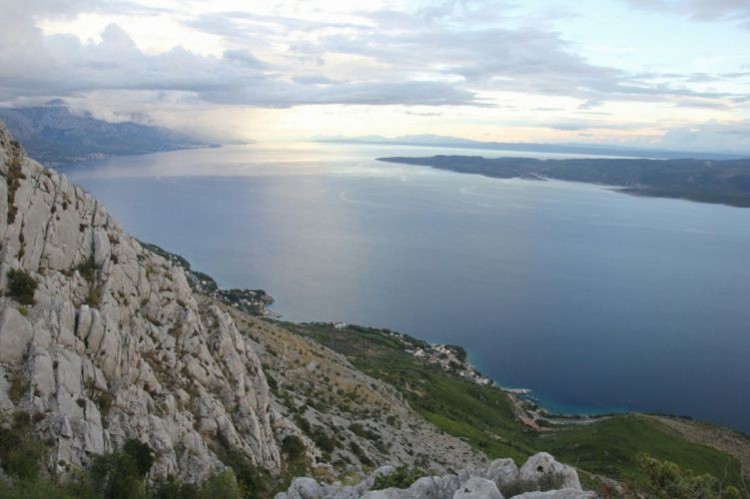 Вид с горы Омишка-Динара на побережье Хорватии