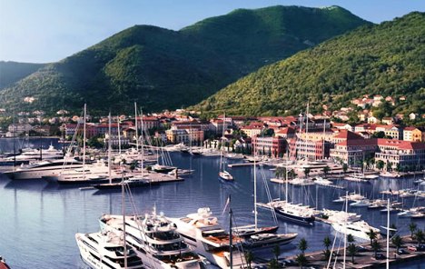 Комплекс Porto Montenegro стал гаванью для богатых россиян Марина в комплексе Porto Montenegro в Бока-Которске. Фото: SEEbiz.eu