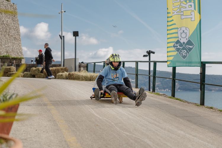 Гонки на самодельных самокатах в Херцег-Нови