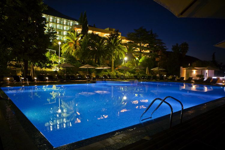 Продажа отеля Riviera Resort на ривьере Херцег-Нови