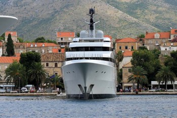 Яхта Виктора Вексельберга в порту Цавтата