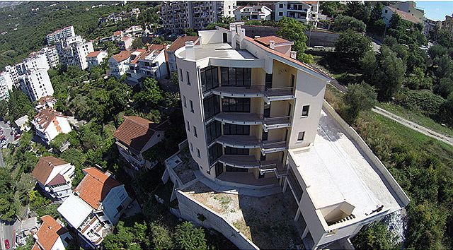 Квартира в Черногории, в Герцег-Нови