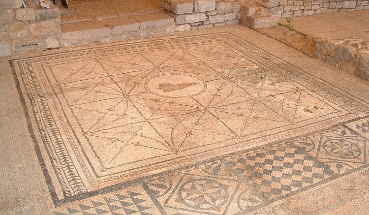 Римские мозаики - главная достопримечательность Рисана