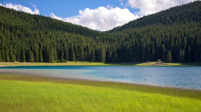 Чёрное озеро в национальном парке Дурмитор в Черногории. <br />Фото: А.Новикова, BalkanPro.ru
