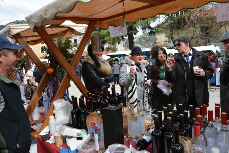 Фестиваль вина и уклейки в Вирпазаре. Фото: Vijesti, Anto Baković