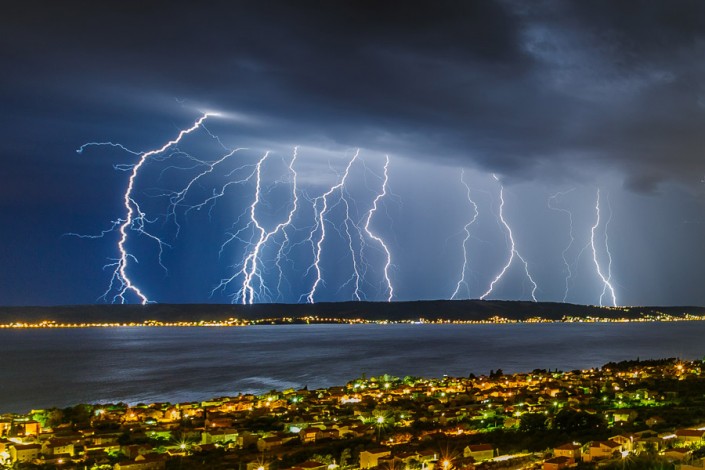 Гроза над хорватским городом Каштела