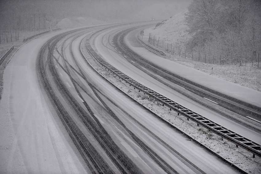 Первый снегопад в Хорватии осенью 2015 г.