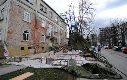 Сильный ветер в городе Карловац
