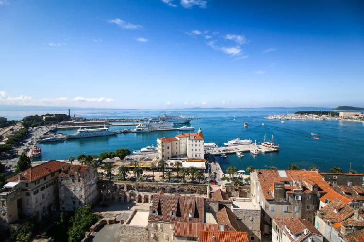 Панорамные виды с колокольни Св. Дуе в Сплите