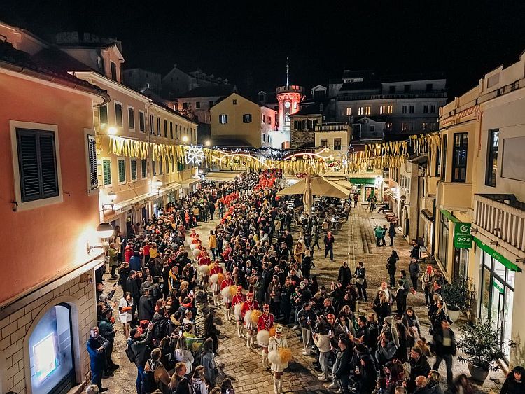 55-й Праздник мимозы в Черногории