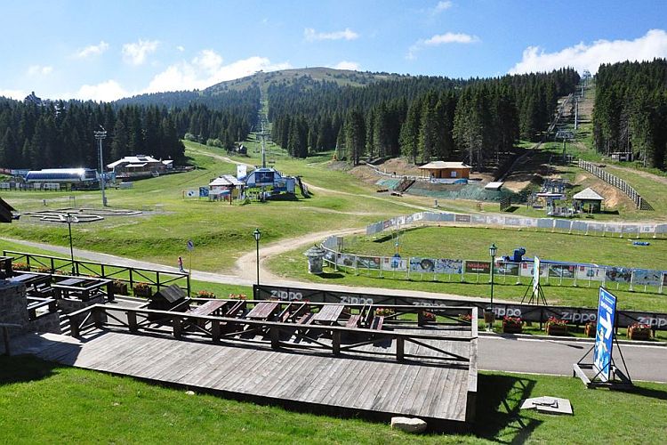 Копаоник. Фото: Facebook, MK Mountain Resort-Kopaonik Копаоник летом 2016 года