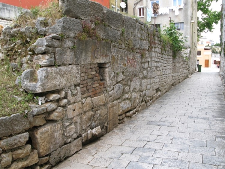 Улица римского императора Октавиана Августа в Задаре. Фото: Zadarski.hr
