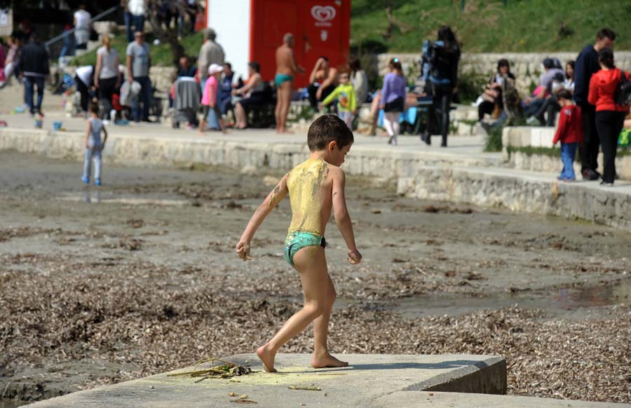 Пляж "Бачвице" в Сплите в апреле