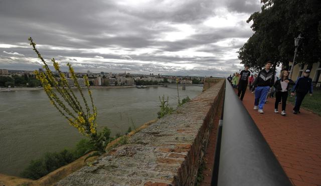 Дождливый и облачный день в сербском Нови-Саде