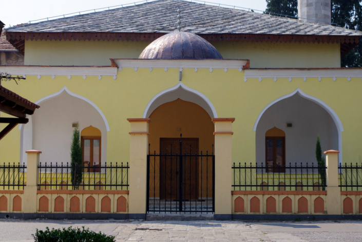 Мечеть Осман-паши в центре Требинье. Фото: А. Новикова, BalkanPro.ru