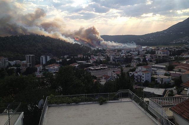 Пожар в Сутоморе. Фото: Vijesti.me