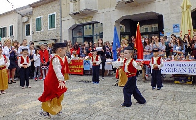 Черногорские танцы в исполнении детей. Фото: Radio Jadran