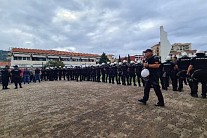 Полиция у здания администрации Будвы. Фото: Rtvbudva.me