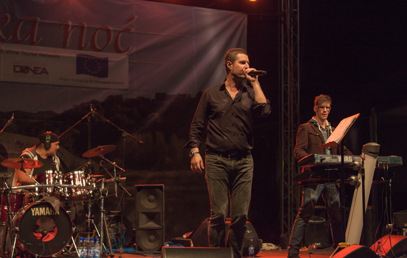 Фестиваль "Риечка ночь" в Черногории
