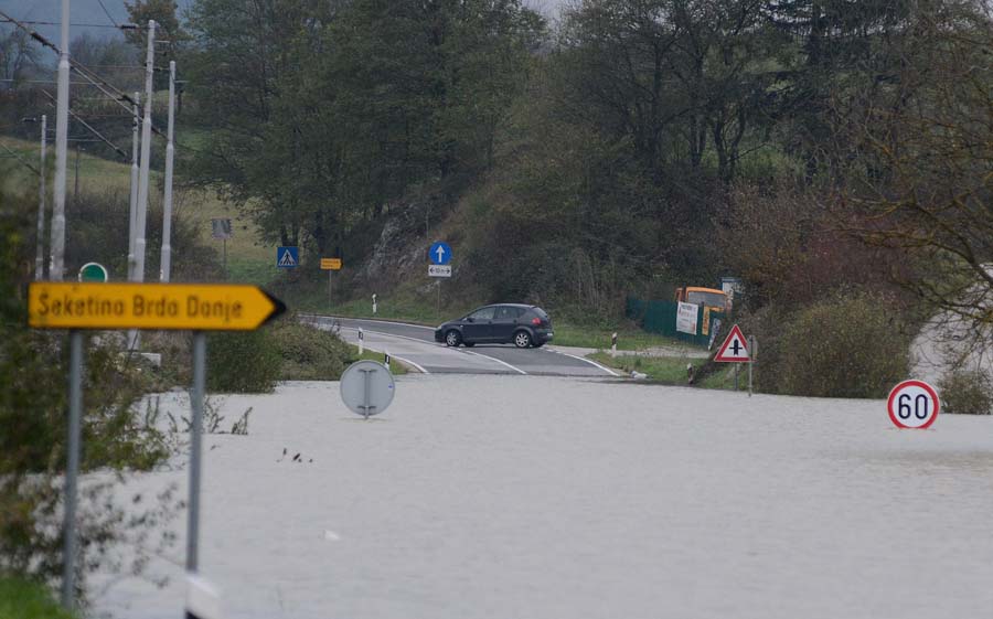Наводнение в окрестностях Карловаца. Фото: Mario Pusic, CROPIX Наводнение в окрестностях Карловаца