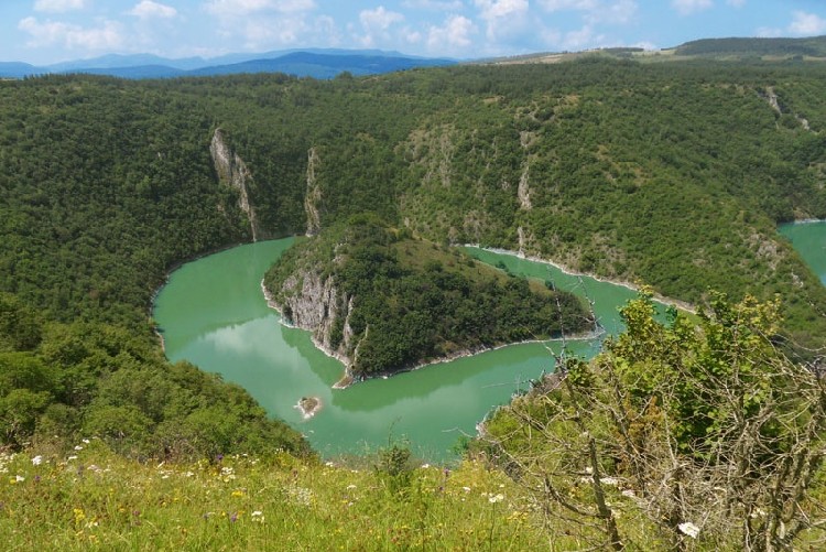 Река Увац - природная достопримечательность Сербии