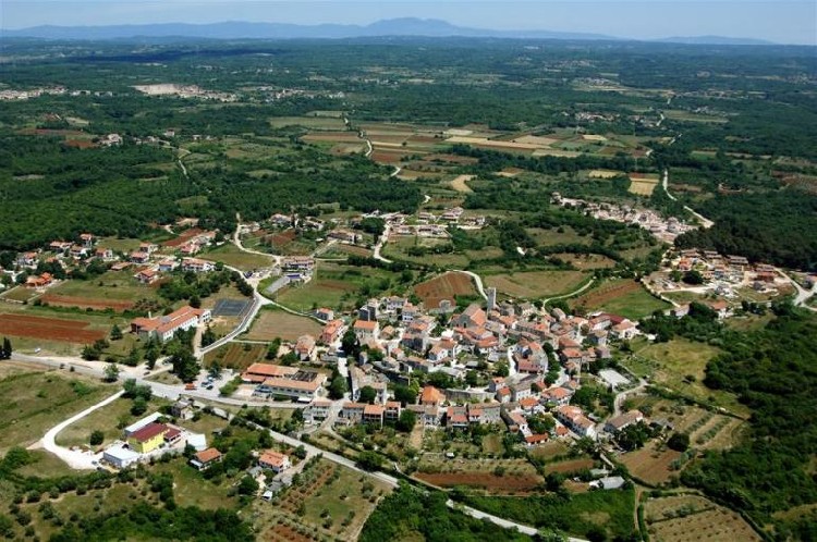 Город Свети-Ловреч в Истрии. Фото: Croatia.hr