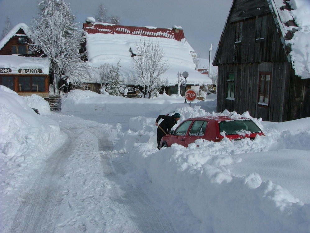 Борьба со снегопадом в Жабляке