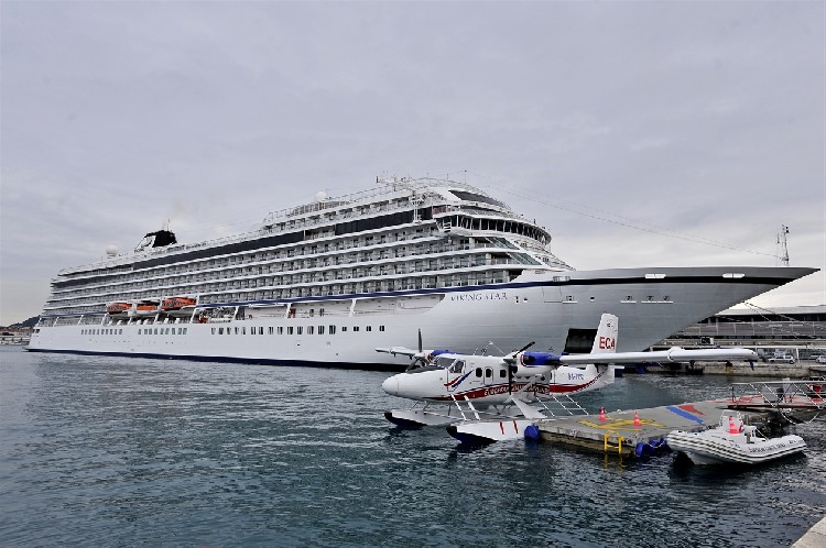 Круизный лайнер Viking Star в Сплите в марте 2016 г. 