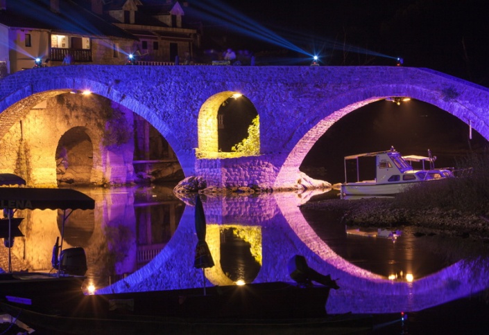 Фестиваль "Риечка ночь" в Черногории
