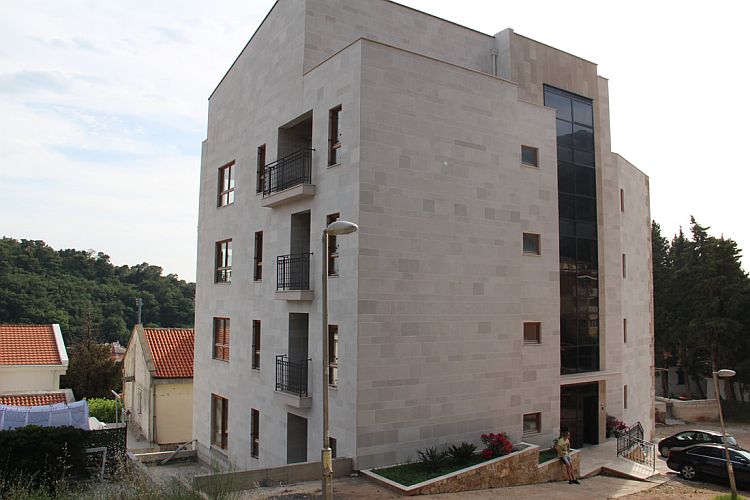 Квартира-студия в новом доме в Черногории, в Петроваце