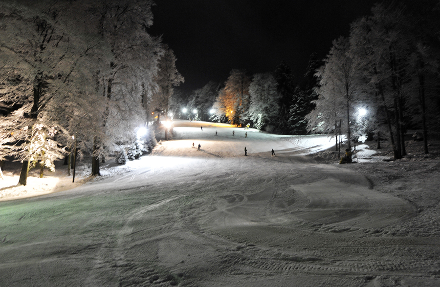 Ночные катания на хорватском горнолыжном курорте Слеме 