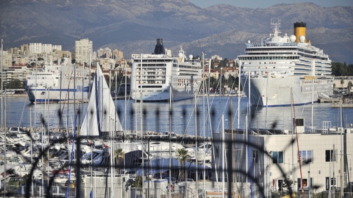 Три круизных лайнера в порту Сплита в ноябре