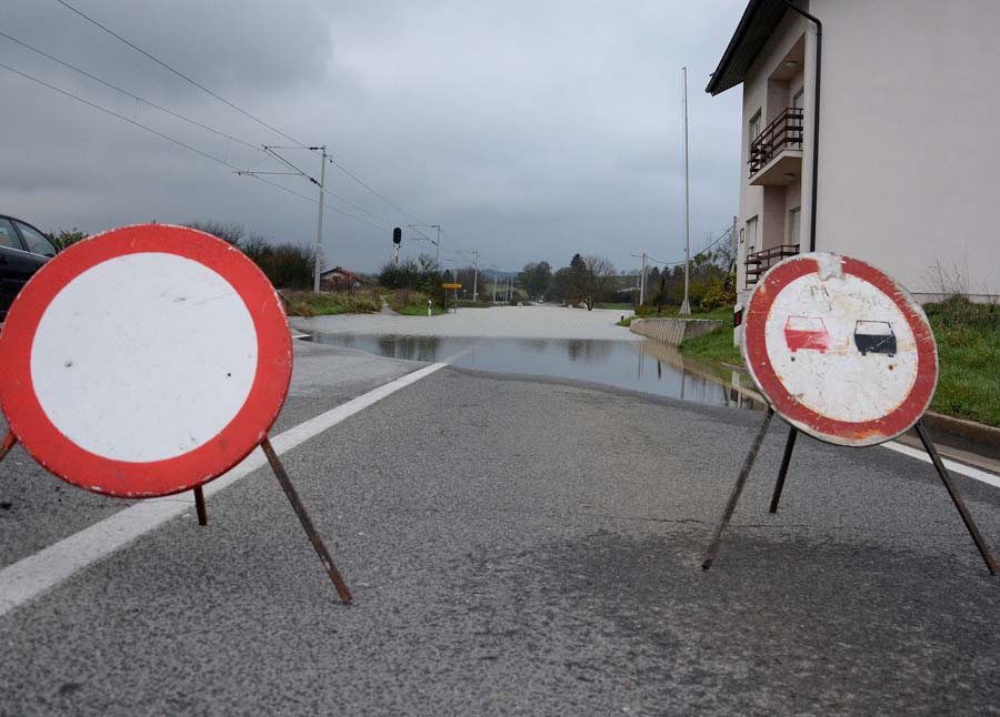 Наводнение в окрестностях Карловаца. Фото: Mario Pusic, CROPIX Наводнение в окрестностях Карловаца