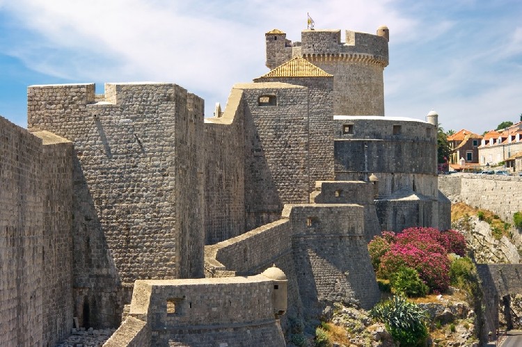 Городские крепостные стены Дубровника. Фото: Visitadriatic.eu