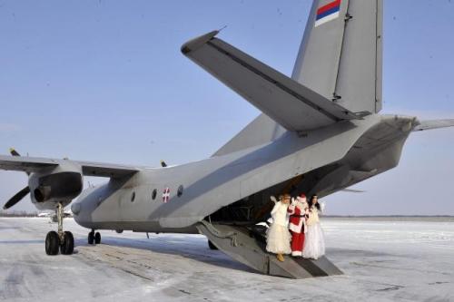 Дед Мороз и Снегурочка у воспитанников детдомов и интернатов Белграда