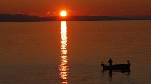 Закат над Брачским проливом в Хорватии