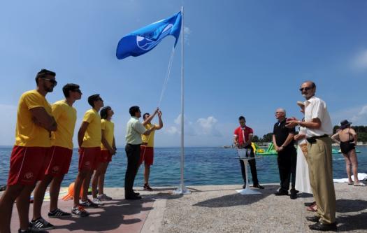 Присуждение Голубого флага пляжу "Бачвице" в Сплите