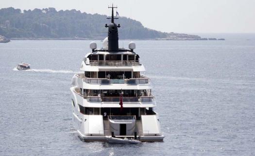 Яхта Quattroelle вблизи Дубровника. Фото: Jutarnji.hr, Vedran Jerinić Яхта Quattroelle вблизи Дубровника