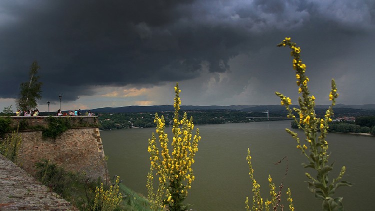Тучи над Нови-Садом в начале июня 2016 г. 