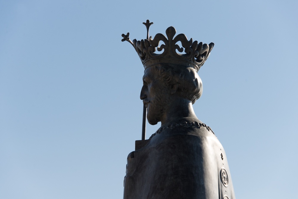 Памятник королю Твртко I в Херцег-Нови 