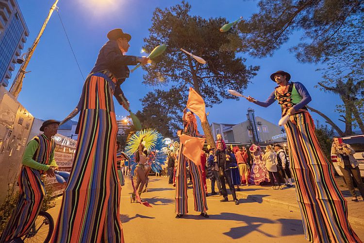 Международный туристический карнавал в Будве 2022 года