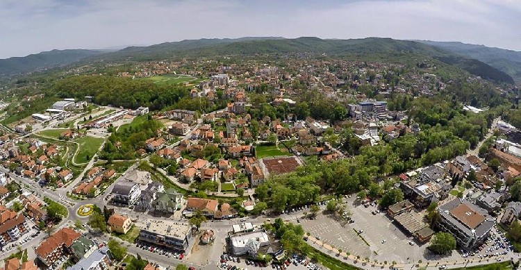 Курорт Врнячка-Баня с высоты птичьего полета